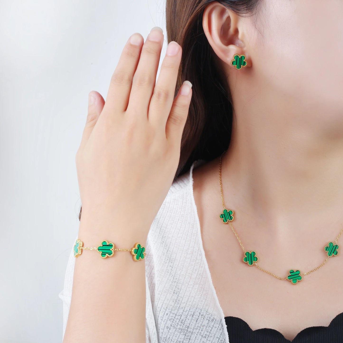 3Pcs Women’s 18K Gold Plated Five Leaf Flower Jewelry Set Clover Necklace Earrings Bracelet Party