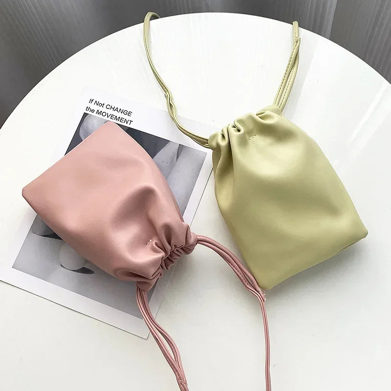 Sac à main en cuir PU pour femmes – Sac à bandoulière et bandoulière grande capacité avec rabat solide, pochette pour téléphone portable