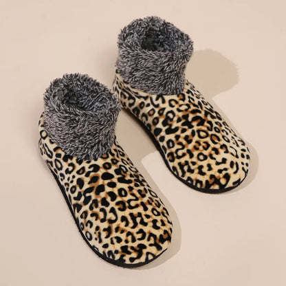 Leopard Print Floor Socks – Warm Fall & Winter Home Socks for Women & Men, Soft Snow & Carpet Slipper Socks with Non-Slip Sole