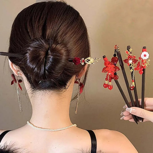Palillo de pelo chino vintage de madera con flor roja – Horquilla Hanfu para mujer