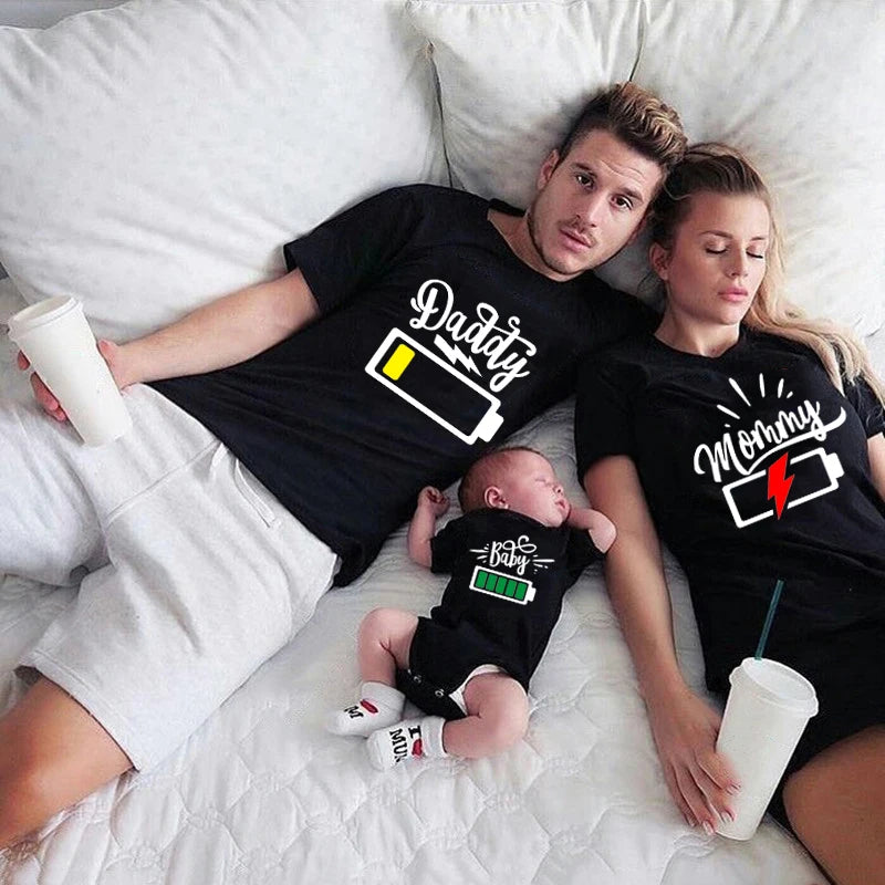 Family Matching T-Shirts – Funny Battery-Themed Daddy, Mommy & Kids Tees, Matching Family Look for Baby Boys, Girls, Brothers & Sisters
