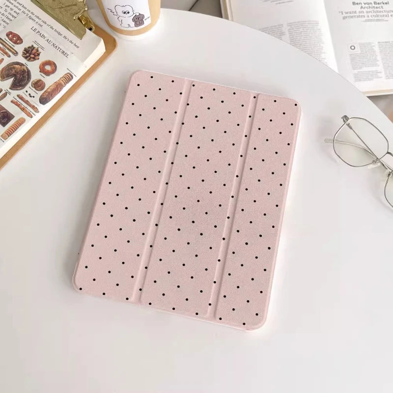 Étui iPad trifold à pois noirs pour iPad Pro 11, Pro 12.9, Air 4/5, Air 3, iPad 10ème génération, 10.2, 10.5, 9.7 et iPad Mini 6
