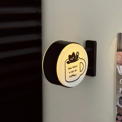 Imán LED retro para nevera con forma de cafetería – Decoración en miniatura iluminada para nevera con diseño de tablero perforado