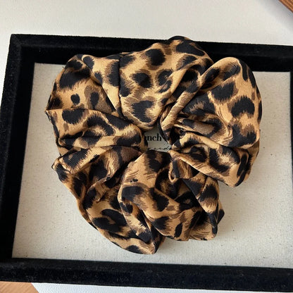 Korean Leopard Print Oversized Scrunchie – Large Elastic Hair Tie for Women & Girls | Retro Fashion Ponytail Hair Accessory