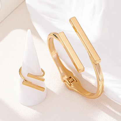 2Pcs Women’s Fashion Geometric Open Bracelet Ring Set Simple Design Trend Holiday Party Gift