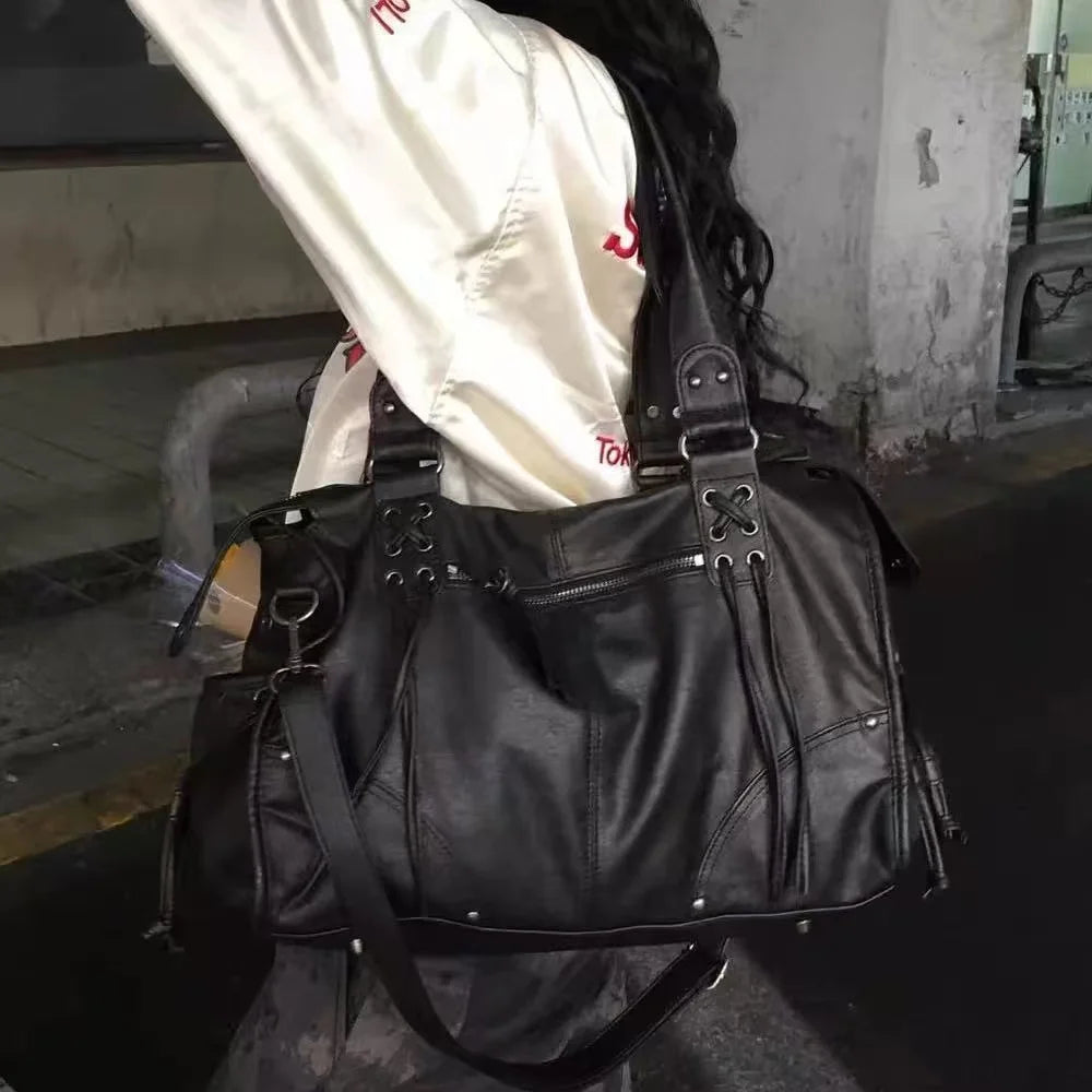 FANCY CLUB Sac fourre-tout moto rétro pour femme – Grand sac à main à rivets avec anses, sac à main tendance de style coréen pour les trajets quotidiens, les voyages, le shopping et les tenues décontractées