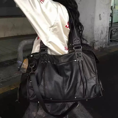 FANCY CLUB Sac fourre-tout moto rétro pour femme – Grand sac à main à rivets avec anses, sac à main tendance de style coréen pour les trajets quotidiens, les voyages, le shopping et les tenues décontractées