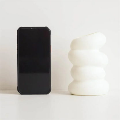 Jarrón Nórdico Espiral Blanco de Plástico – Contenedor Moderno para Arreglos Florales para Decoración de Hogar y Oficina