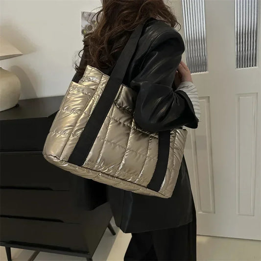 Bolso de Hombro Acolchado para Mujer – Bolso de Mano de Nailon de Gran Capacidad para Invierno 2025, Diseño Cálido de Algodón, Cartera de Viaje Informal a la Moda