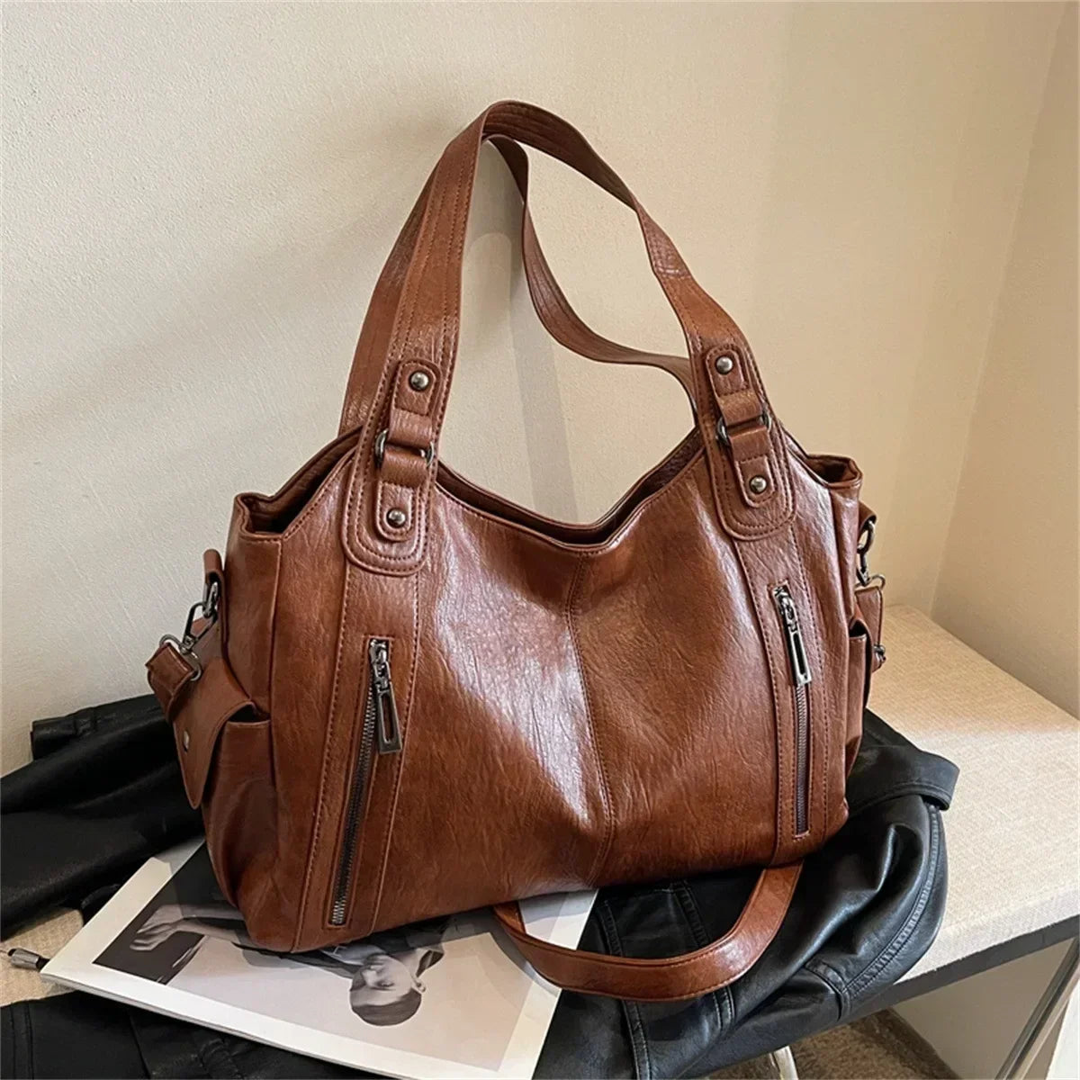 Women’s PU Leather Shoulder Bag – 2026 Fashion Handbag with Soft Interior Compartment, Contrast Color Design, Zipper Closure, Stylish Everyday Purse for Work, Travel & Casual Use