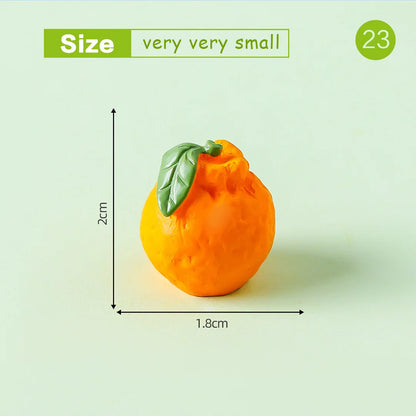Lot de 10 mini figurines de fruits – Miniatures de fruit du dragon, noix de coco, melon d'eau, orange, pomme, banane et ananas pour la décoration de jardin miniature, les scènes de maison de poupée, les pots de plantes et les loisirs créatifs