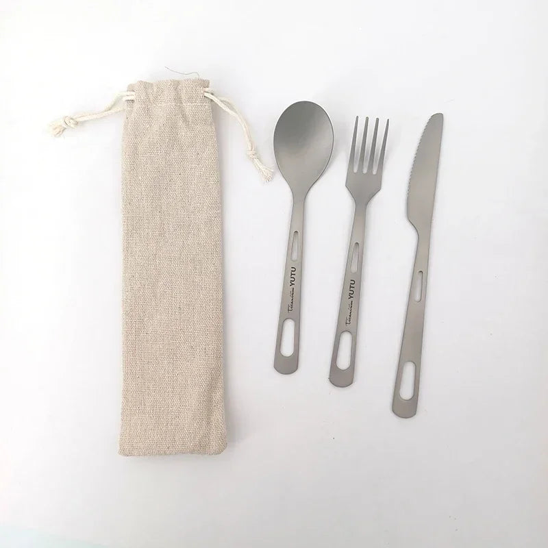 Juego de cubiertos de titanio puro – Juego portátil de cuchillo, tenedor, cuchara y palillos para acampar, hacer senderismo, comer al aire libre, pícnic y uso diario