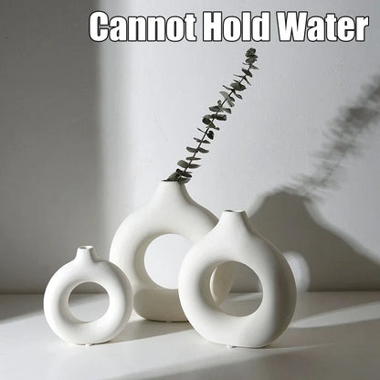 Nordic Donut-Shaped Decorative Vase – Modern Minimalist Plastic Flower Vase for Home & Table Décor