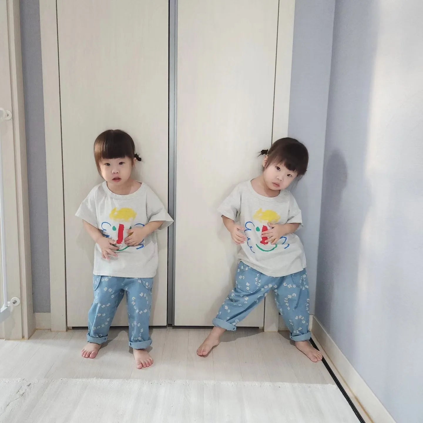 Camiseta de algodón con dibujos animados para niños 2025 – Top de manga corta estilo coreano de primavera-verano para bebés niños y niñas, ropa exterior informal para uso diario.