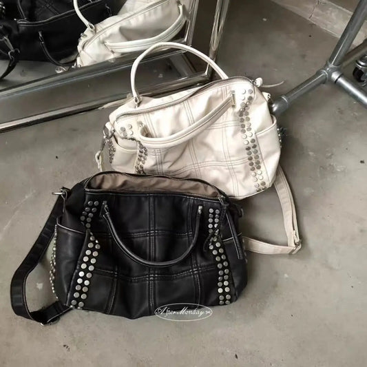 Bolso Tote Retro con Remaches para Mujer - Bolso de Mano de Moto de Moda 2026, Bolso de Hombro de PU de Gran Capacidad con Correa Desmontable, Bolso Estilo Vintage para Viajes, Desplazamientos Diarios y Atuendos Casuales