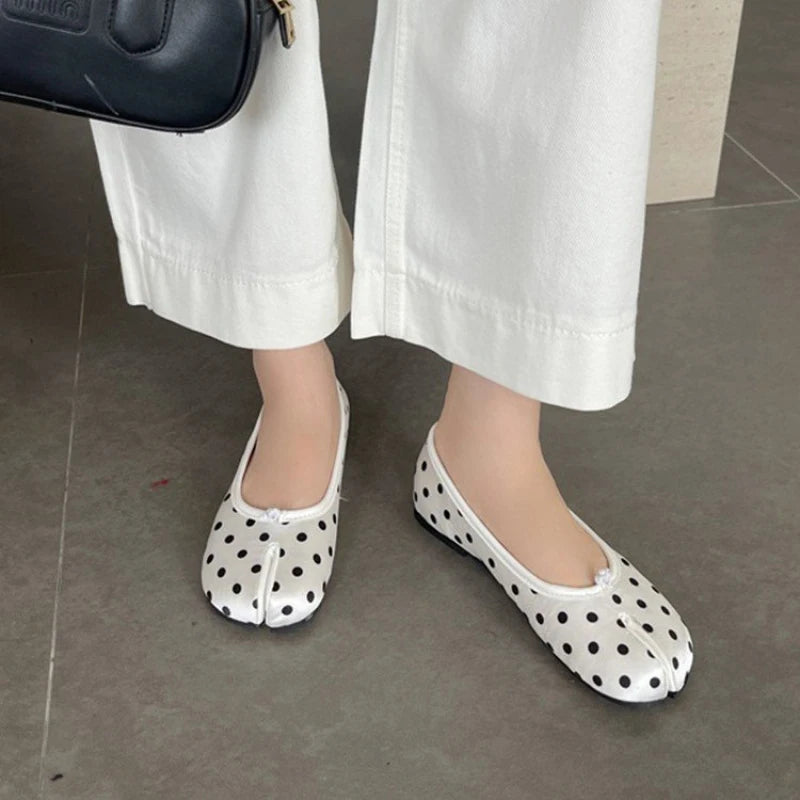 Manoletinas de mujer con lunares y punta dividida – Zapatos planos informales suaves sin cordones, zapatos cómodos de moda para uso diario