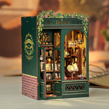 CUTEBEE Kit DIY de Rincón de Libro con Luces LED – Modelo de Estantería en Miniatura de Madera de Búho y Decoración
