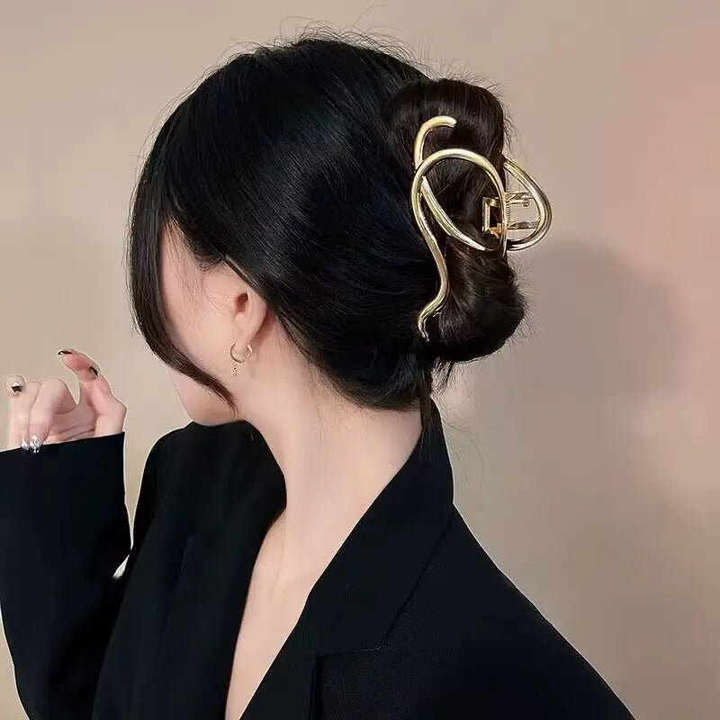Elegant Geometric Bow Hair Claw Clip for Women – Vintage Large Metal Hair Clip Barrette Hair Accessory
