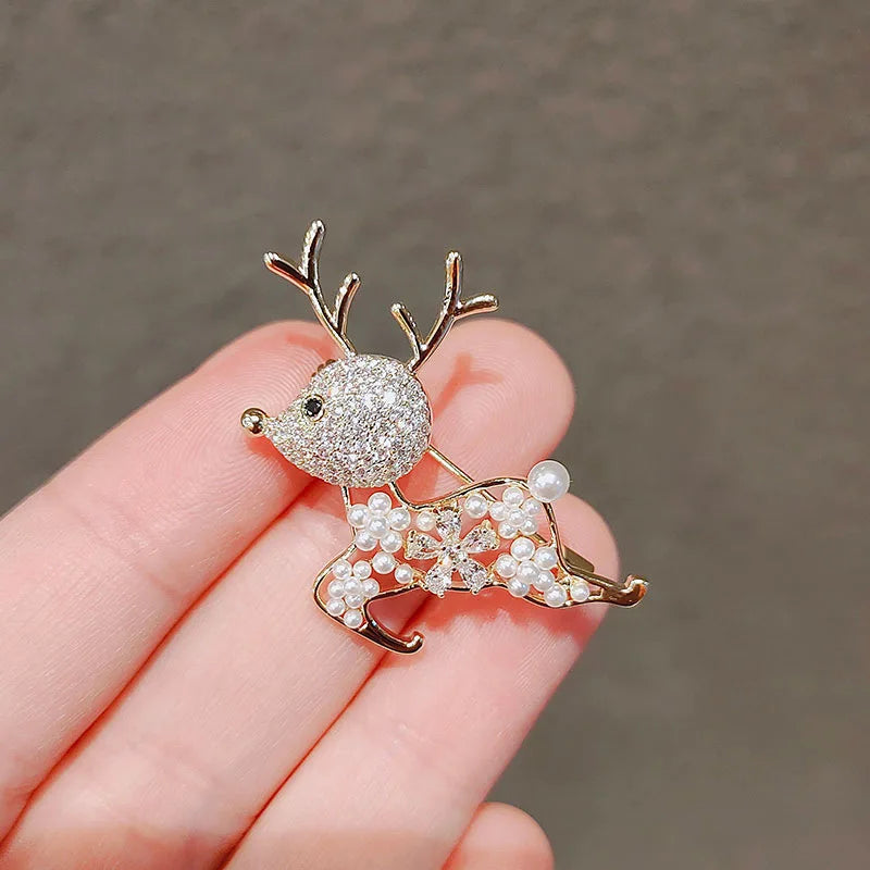 Elegant Snowflake Pearl Crystal Brooch – Fashion Corsage Coat Accessory for Women, Party, Wedding & Formal Outfit Decoration