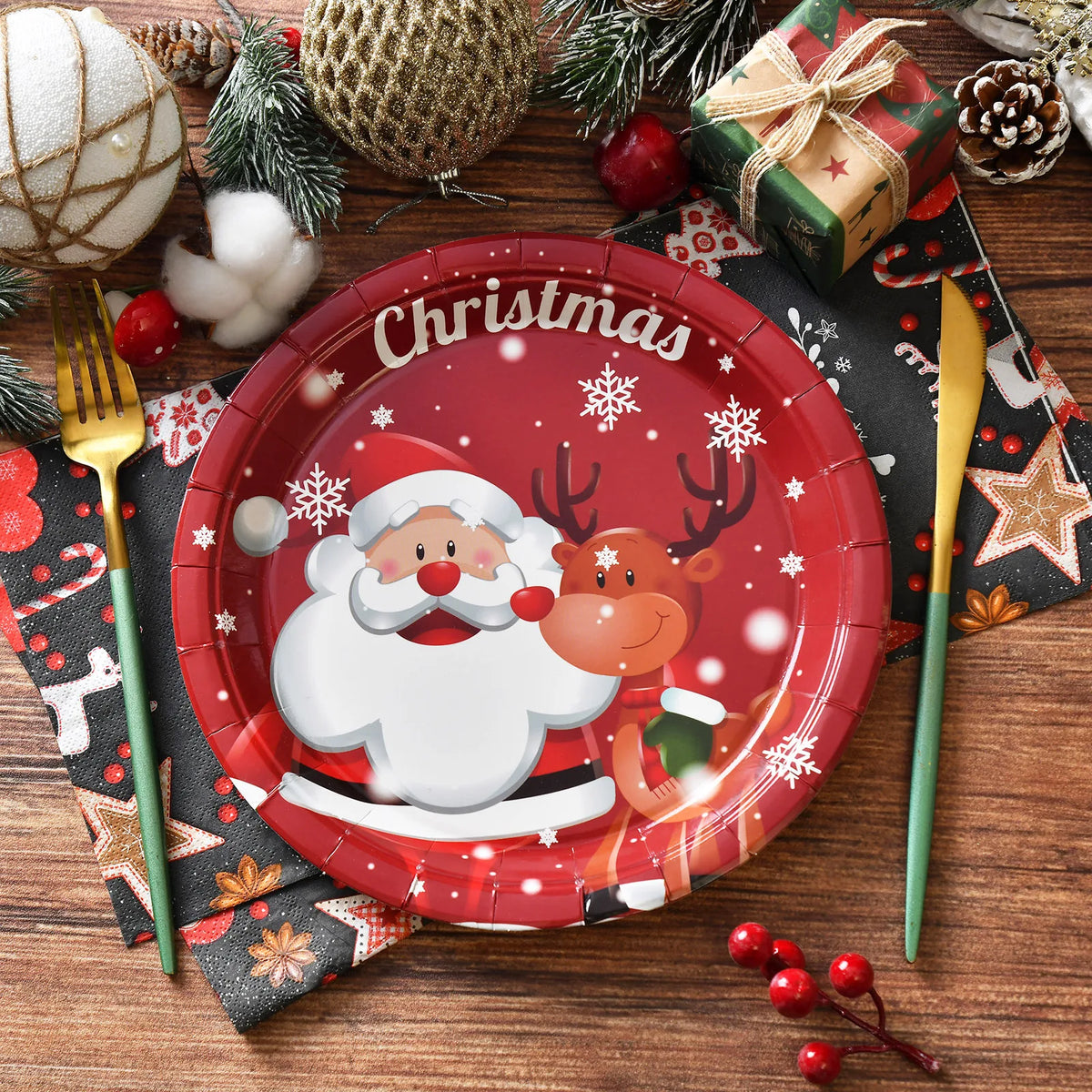 9-Inch Merry Christmas Paper Plates – Santa Claus, Christmas Tree & Elk Round Disposable Plates for Xmas Party & Table Decor