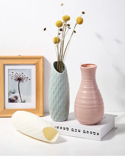 Nordic Modern Plastic Flower Vase – Minimalist Decorative Vase for Fresh Flowers & Home Décor