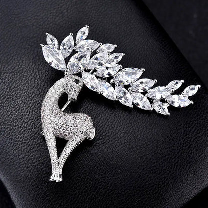 Rhinestone Cat Brooch Pin for Women & Men – Exquisite Cartoon Animal Fashion Jewelry for Party, Casual Clothing & Gift Accessories