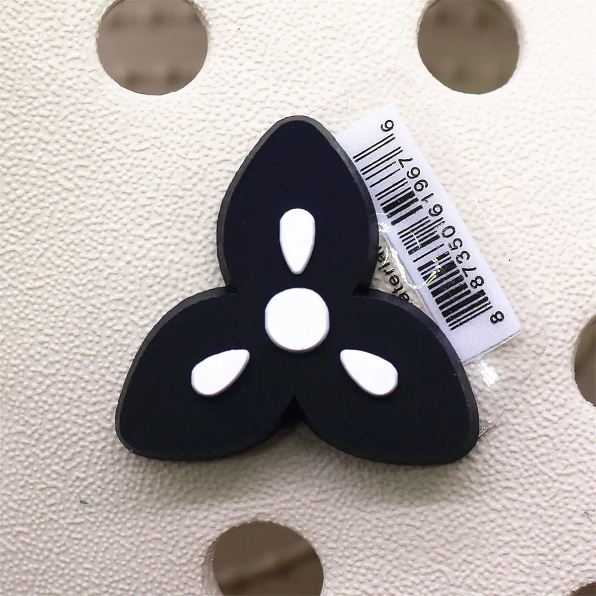 1PC Black & White PVC Shoe Charms – Skull, Ghost & Taichi Shoe Decorations, Shoe Buckle Accessories for Customization & Gifts