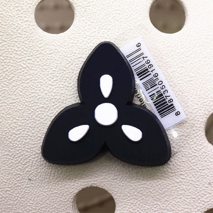 1PC Black & White PVC Shoe Charms – Skull, Ghost & Taichi Shoe Decorations, Shoe Buckle Accessories for Customization & Gifts