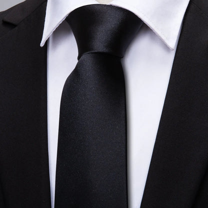 Set de corbata negra para hombre con pañuelo de bolsillo y gemelos. Corbata tejida para ocasiones formales de negocios o bodas.