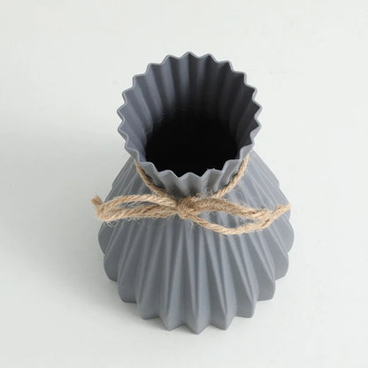 Creative Origami Style Plastic Flower Vase – Modern European Pleated Folding Decorative Vase for Fresh & Dried Flowers