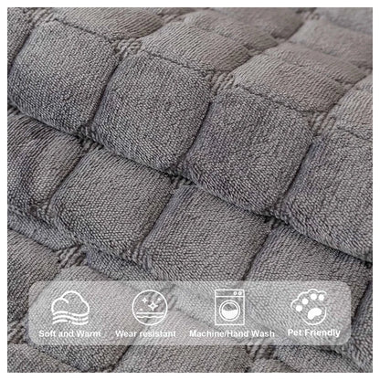 Soft Flannel Non-Slip Sofa Cover – Quilted Furniture Protector for Couch & Living Room Sofa, Warm 1-Seat Cushion Cover