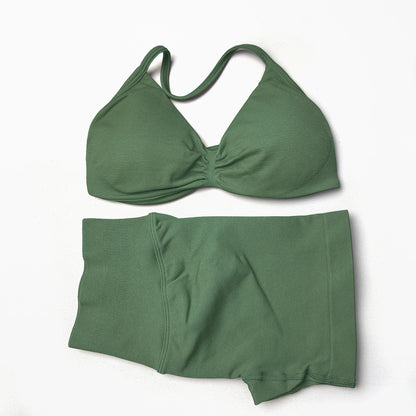 Seamless 2-Piece Yoga Sports Set – Strappy Halter Crop Top with Removable Pads & Quick-Dry Backless Shorts for Gym and Fitness