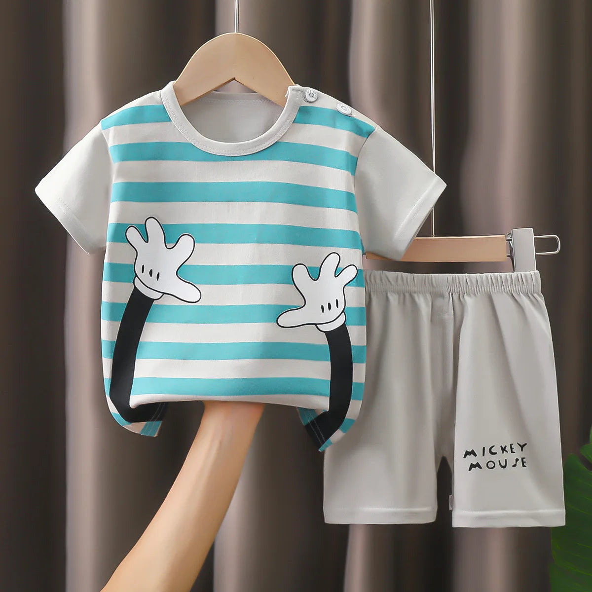 Ensemble d'été Donald Duck pour enfants – Survêtement 2 pièces pour garçons avec t-shirt et short, tenue décontractée pour bébés de 1 à 4 ans, vêtements de jeu confortables pour l'été