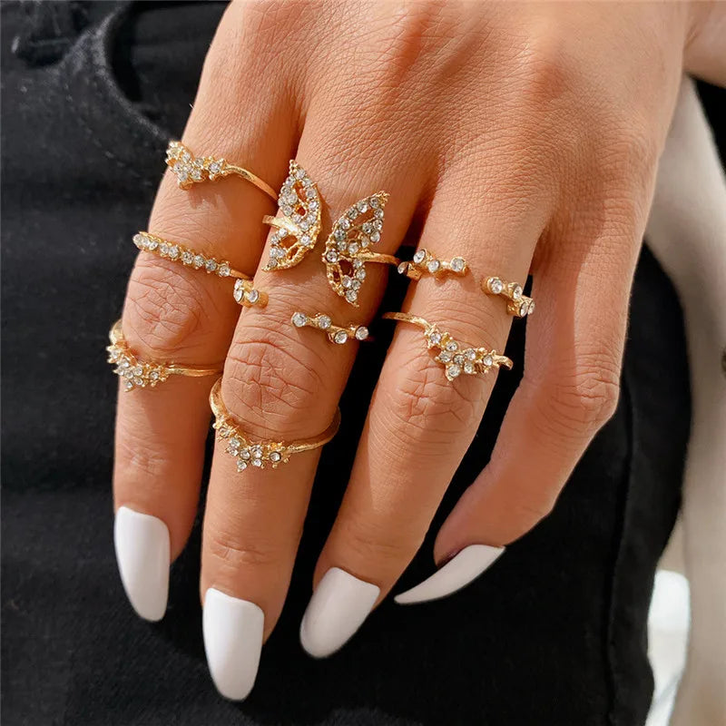Juego de anillos bohemio dorado para mujer – Anillos apilables de cristal con diseño de amor, corazón, luna, flecha, flor y letra | Regalo de joyería bohemia para boda