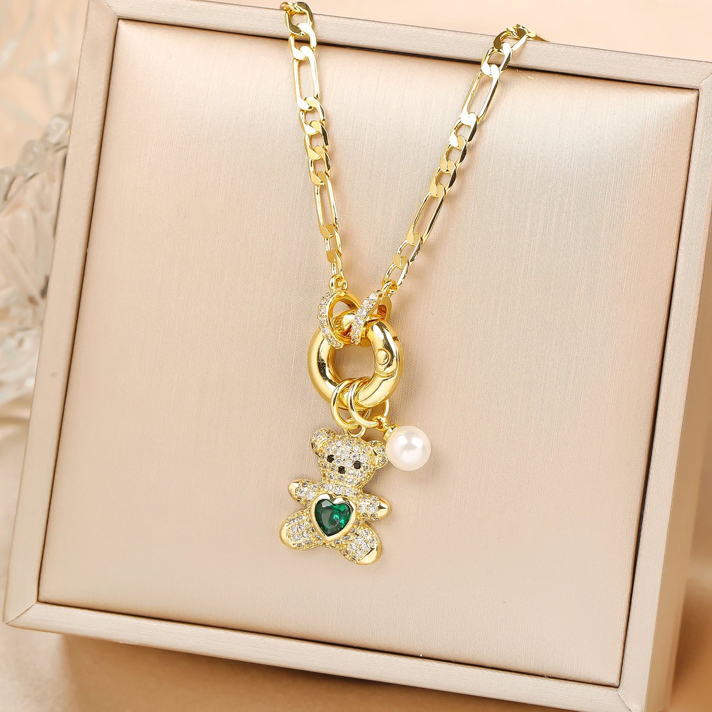 High Quality Shiny Crystal Zirconia Cute Bear Pendant Necklace Choker for Women Girls Holiday Collarbone Chain Gift
