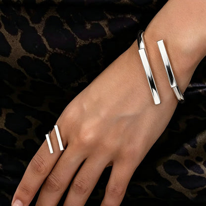 2Pcs Women’s Fashion Geometric Open Bracelet Ring Set Simple Design Trend Holiday Party Gift
