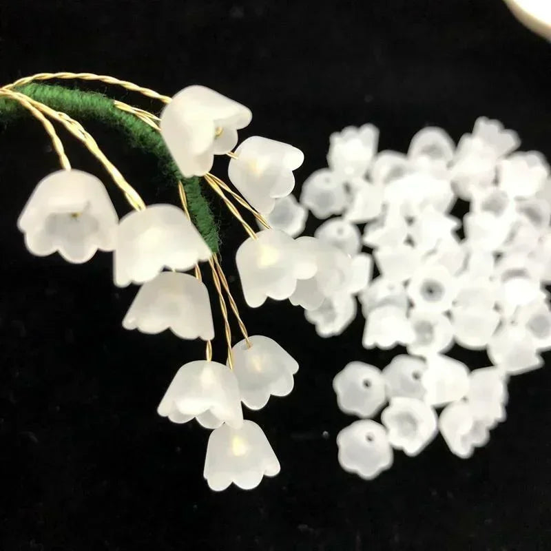50 à 200 perles de fleurs en acrylique transparent – Perles tulipe et muguet pour la fabrication de bijoux, bracelets, colliers et projets d'artisanat