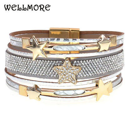 Pulsera de cuero WELLMORE con dije de estrella – Pulsera bohemia de aleación de zinc para mujer | Regalo de joyería de moda en capas