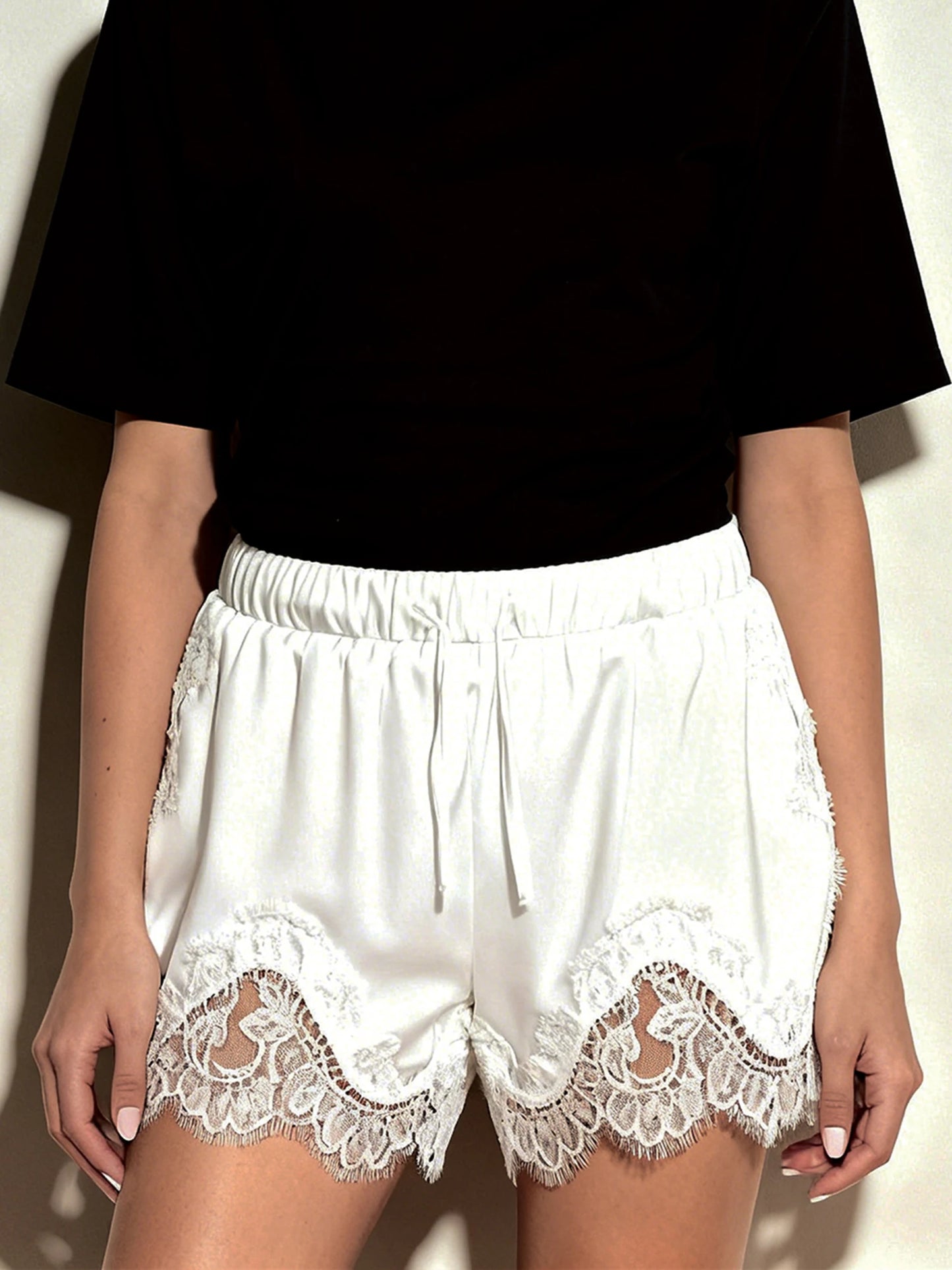 Pantalones cortos de mujer con cordón elástico en la cintura y patchwork de encaje, informales para el verano y el descanso
