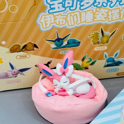 Pokémon Eevee Sleeping Pose Blind Box Figure – Cute Anime Collectible Lucky Charm Toy