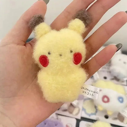 Llavero de Peluche de Pokémon de Dibujos Animados – Lindo Mini Peluche de Pikachu, Eevee y Piplup, Charm para Mochila, Regalo Coleccionable de Anime para Amigos y Cumpleaños