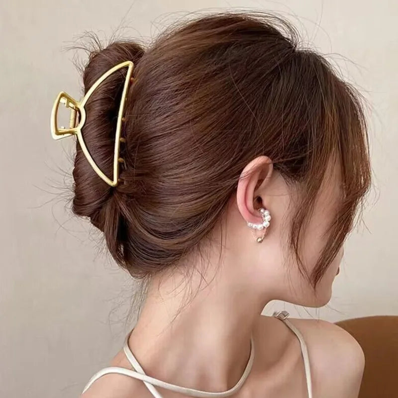 Elegant Geometric Bow Hair Claw Clip for Women – Vintage Large Metal Hair Clip Barrette Hair Accessory
