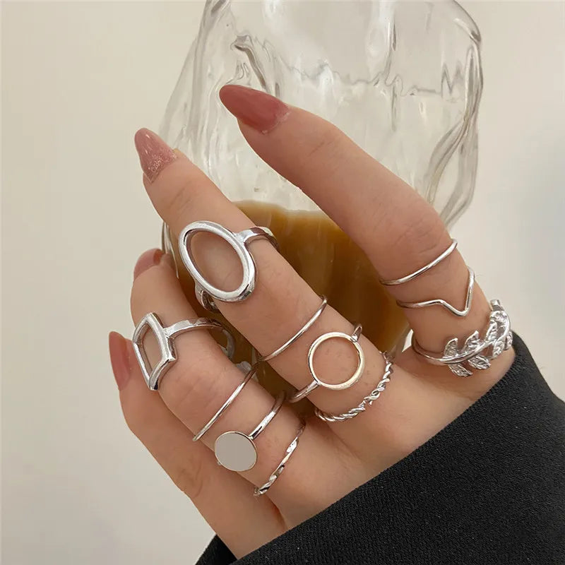 Juego de anillos bohemio dorado para mujer – Anillos apilables de cristal con diseño de amor, corazón, luna, flecha, flor y letra | Regalo de joyería bohemia para boda