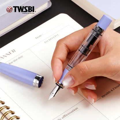 Set de pluma estilográfica TWSBI Diamond 580 Mini Lavanda Púrpura – Edición Limitada con caja de tinta de regalo, pluma de escritura premium para diario, caligrafía, negocios y colección de papelería