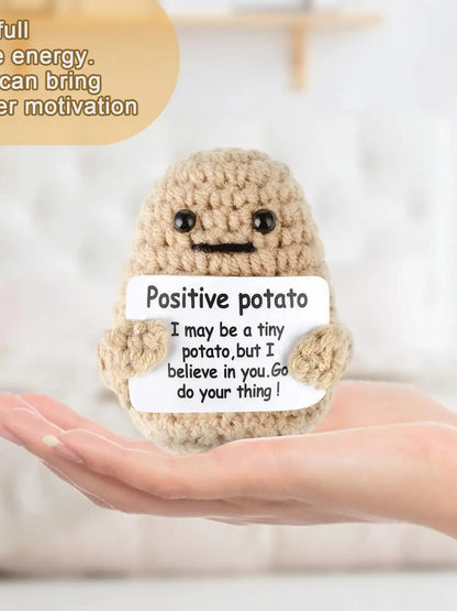 Peluche Pomme de terre Énergie positive – Décoration de chambre tricotée à la main en laine avec carte d'inspiration, cadeau de Noël mignon et amusant et ornement de bureau