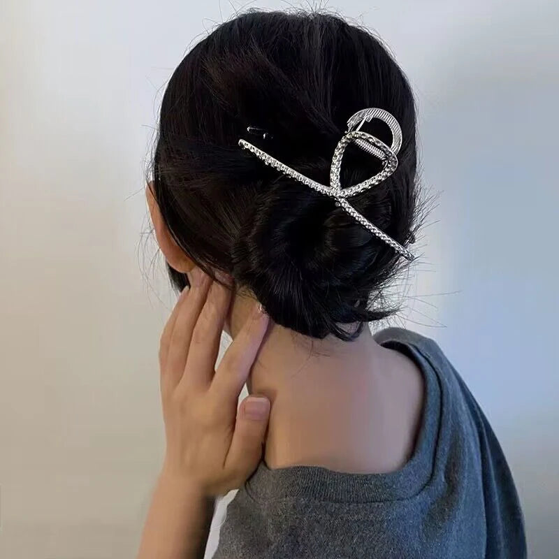 Elegant Geometric Bow Hair Claw Clip for Women – Vintage Large Metal Hair Clip Barrette Hair Accessory