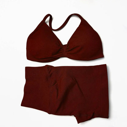 Seamless 2-Piece Yoga Sports Set – Strappy Halter Crop Top with Removable Pads & Quick-Dry Backless Shorts for Gym and Fitness