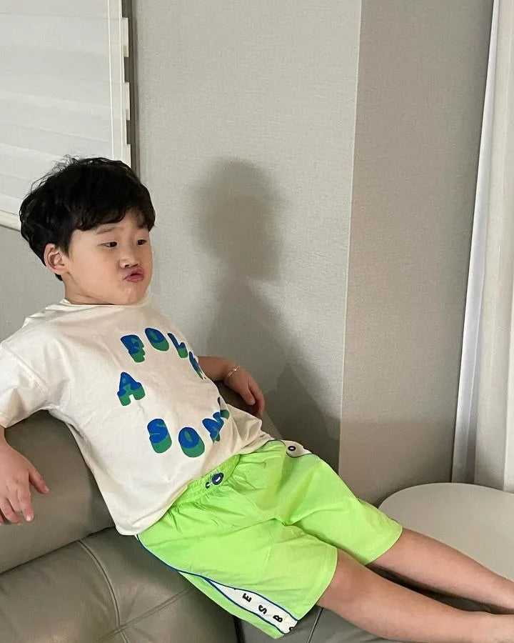 Camiseta de algodón con dibujos animados para niños 2025 – Top de manga corta estilo coreano de primavera-verano para bebés niños y niñas, ropa exterior informal para uso diario.
