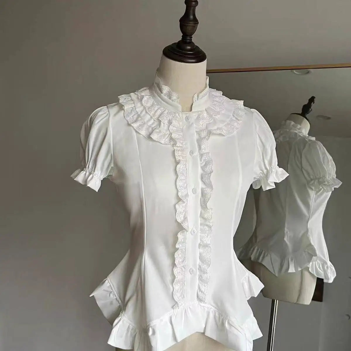 Blusa de mujer de encaje de manga corta estilo lolita japonés 2026, dulce, linda, ajustada, informal, a la moda, para uso diario