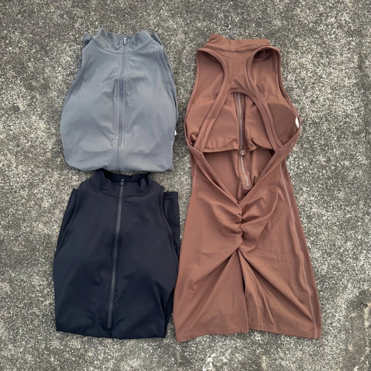 Combinaison-short de yoga pour femme à fronces au dos – Ensemble une pièce de sport, de gym et de fitness, de couleur unie avec fermeture éclair